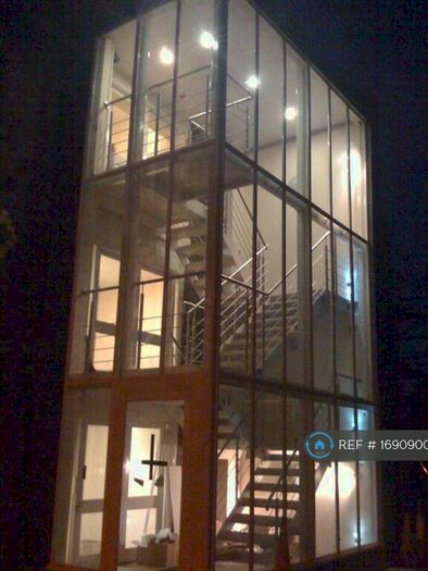 2 Bedroom Flat To Rent In Gateacre Brow, Liverpool, L25