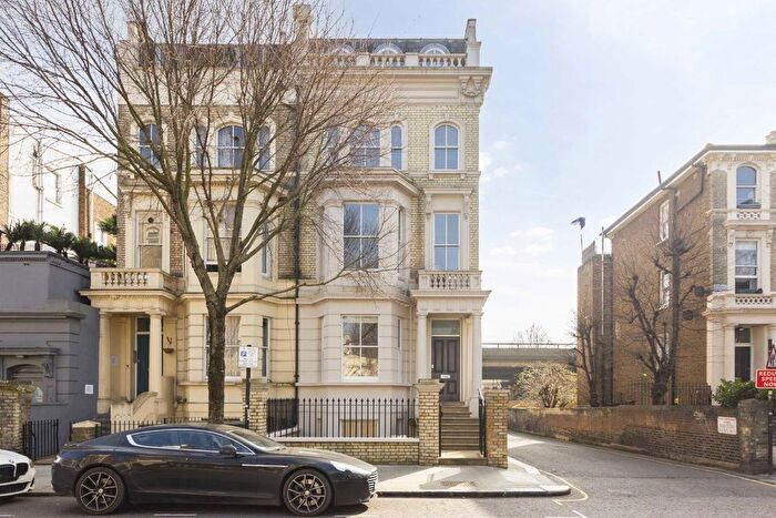 2 Bedroom Flat To Rent In Cambridge Gardens, North Kensington, W10