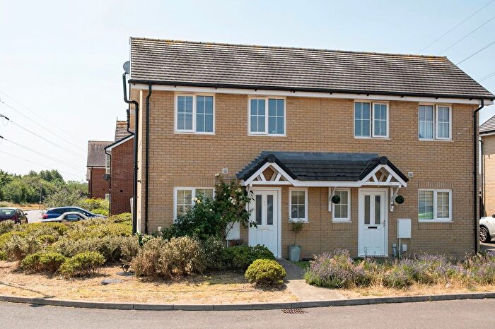 3 Bedroom Semi-Detached House For Sale In Peake Way, Charlton, SP10