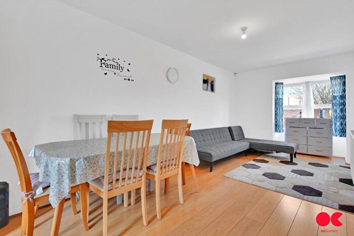 2 Bedroom End Of Terrace House To Rent In Riverdene Road, Ilford, IG1