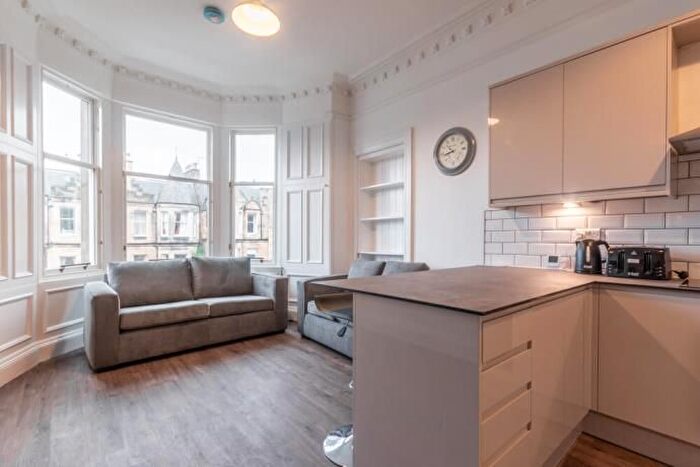 5 Bedroom Flat To Rent In Marchmont Road, Edinburgh, EH9