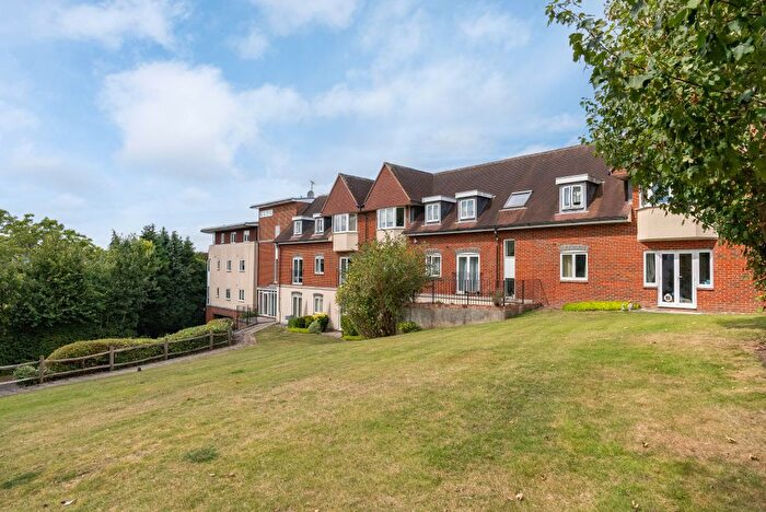 1 Bedroom Flat For Sale In Horsham Road, Dorking, RH4