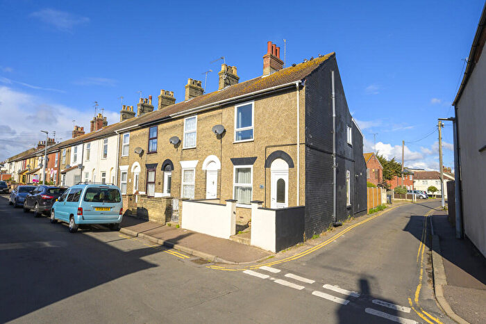 3 Bedroom End Of Terrace House To Rent In Lower Cliff Road, Gorleston, NR31