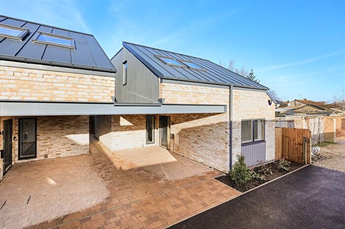 3 Bedroom Detached House For Sale In Robinson Mews, Kendal Way, Cambridge, CB4