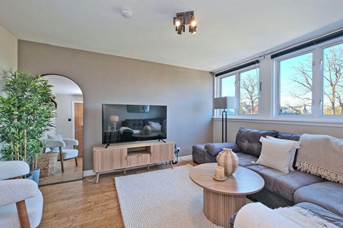 2 Bedroom Flat To Rent In Brighton Place, Aberdeen, AB10