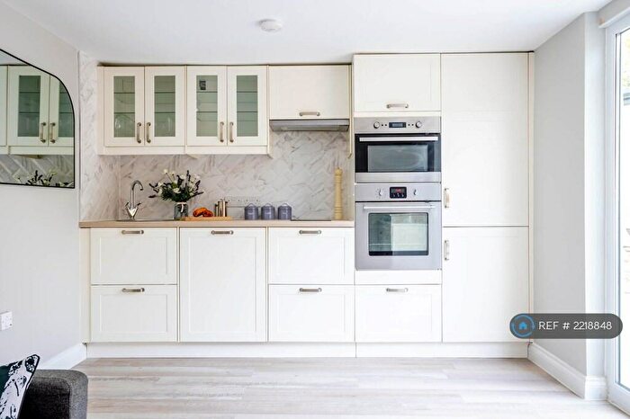 Studio To Rent In Lansdown, Bath, BA1