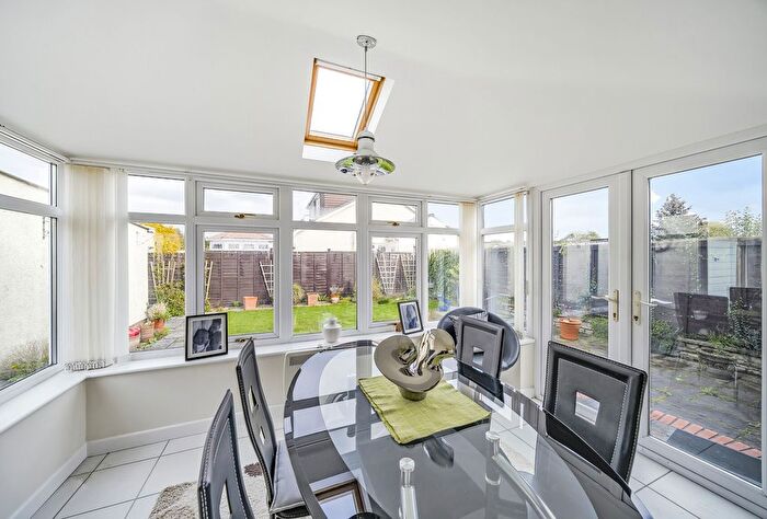 2 Bedroom Bungalow For Sale In Heather Avenue, Frampton Cotterell, Bristol, Gloucestershire, BS36