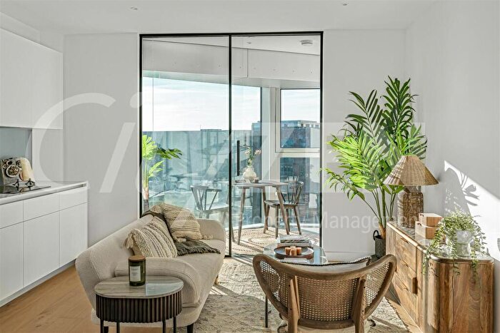 Flat To Rent In Electric Boulevard, Battersea Power Station, London, SW11