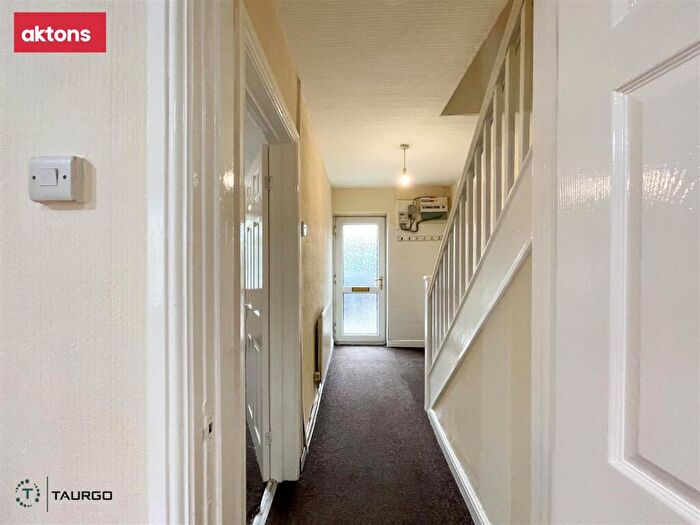 3 Bedroom End Of Terrace House For Sale In Mountain View, Pwllypant, Caerphilly, CF83