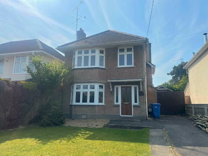 3 Bedroom House To Rent In Clarendon Road, Broadstone, BH18