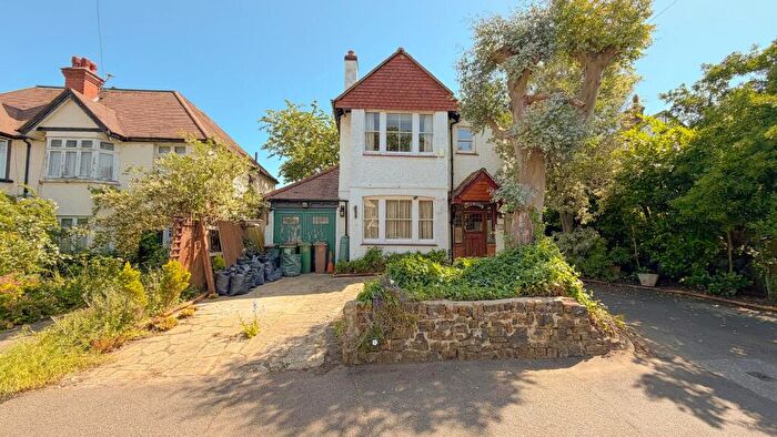 3 Bedroom Detached House For Sale In Rotherfield Road, Carshalton Village, Surrey., SM5