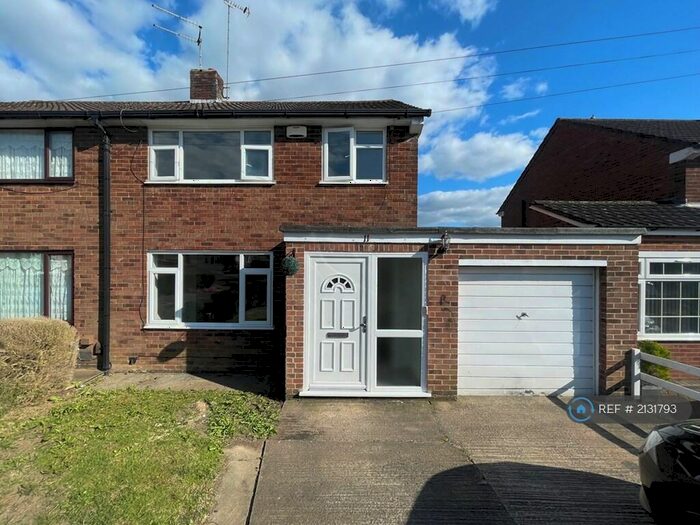 3 Bedroom Semi-Detached House To Rent In Watermead Road, Luton, LU3