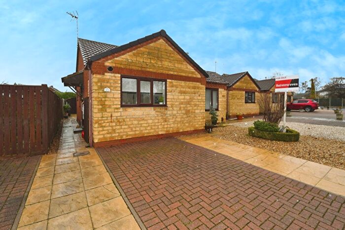 2 Bedroom Bungalow For Sale In Meadowlake Close, Lincoln, Lincolnshire, LN6