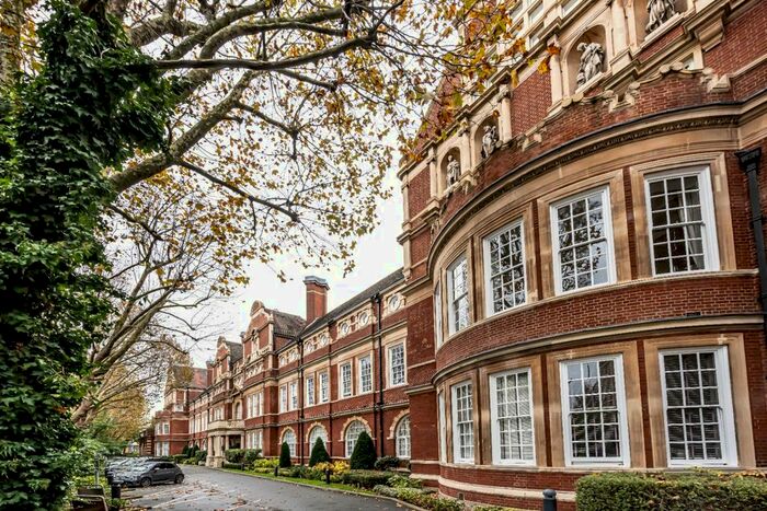 1 Bedroom Flat To Rent In Great Hall, Kingsway Square, Battersea Park Rd, Battersea, London, SW11