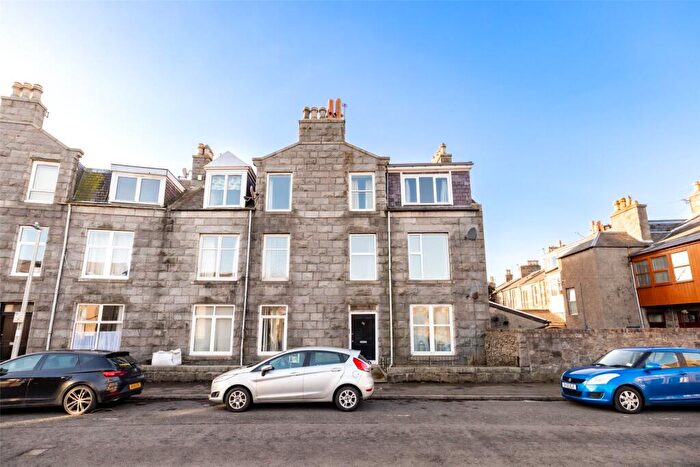 2 Bedroom Flat To Rent In Claremont Place, Aberdeen, AB10