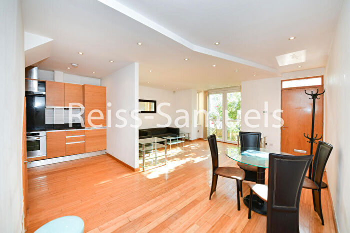 2 Bedroom Duplex To Rent In Westferry Road, Tower Hamlets, London, E14