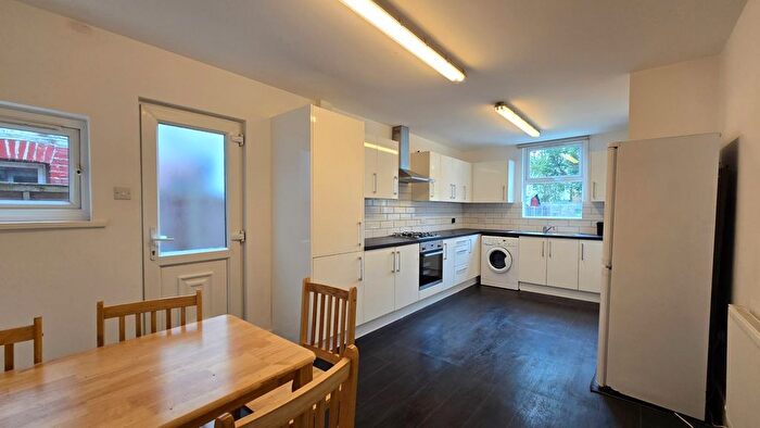 4 Bedroom Terraced House To Rent In Avondale Road, London, N15