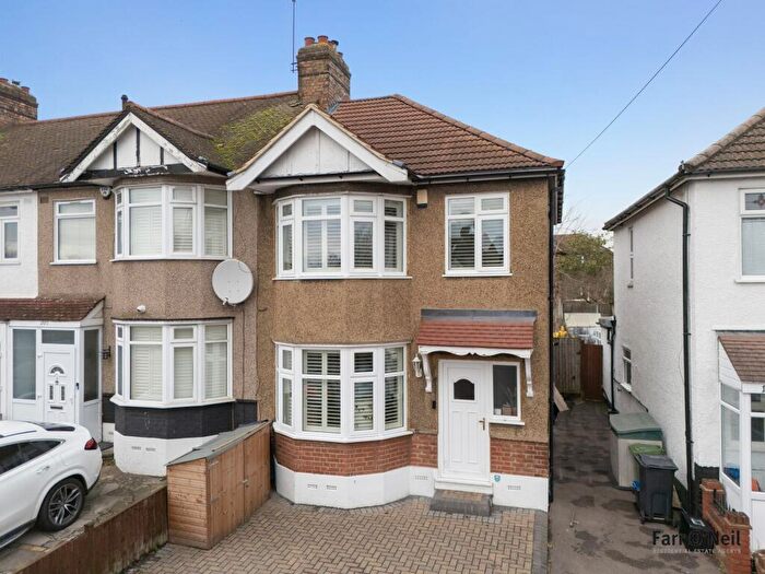 3 Bedroom End Of Terrace House For Sale In Buckhurst Way, Buckhurst Hill, IG9