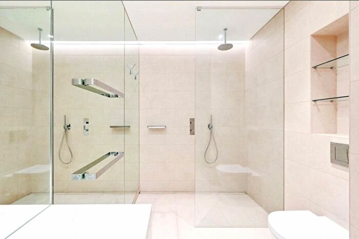 Apartment To Rent In Park Drive, London, E14