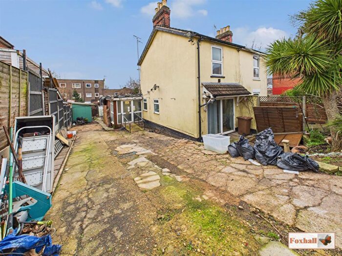 4 Bedroom Semi Detached House For Sale In Bramford Road, Ipswich, IP1