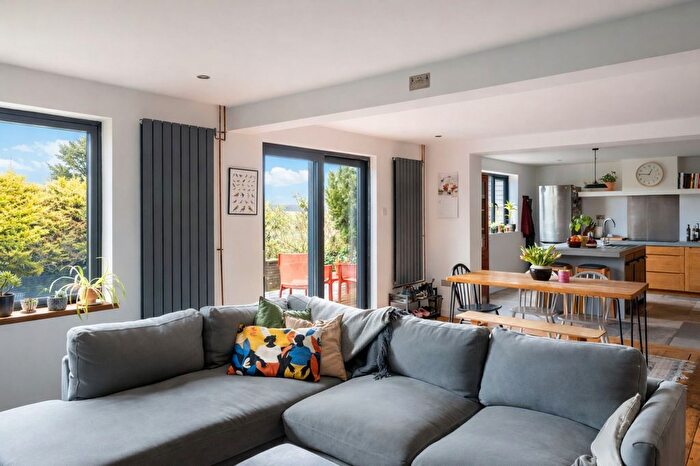 4 Bedroom Detached House For Sale In Wanderdown Close, Ovingdean, BN2