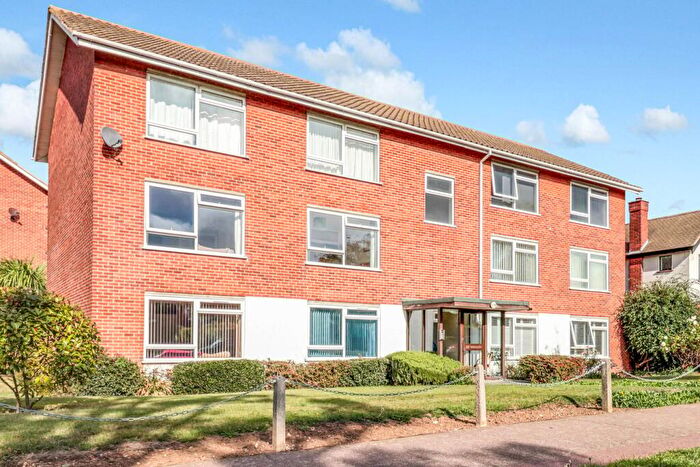 2 Bedroom Apartment For Sale In Colbert Avenue, Thorpe Bay, SS1