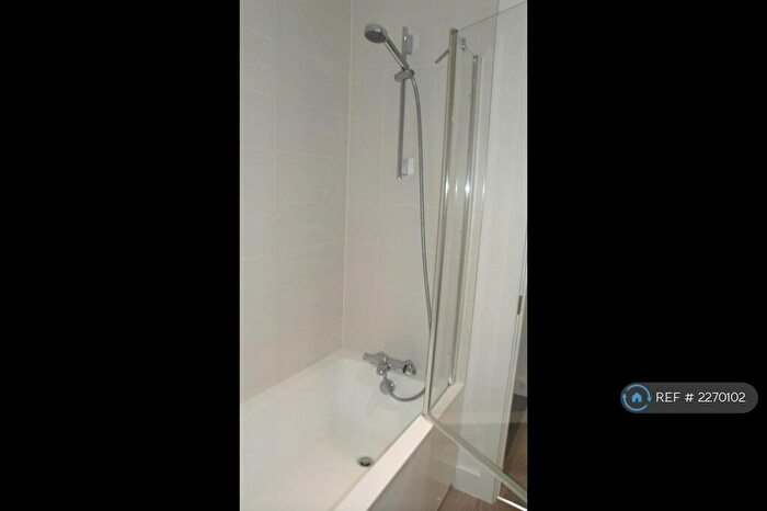 1 Bedroom Flat To Rent In Stroud House, Hook, RG27