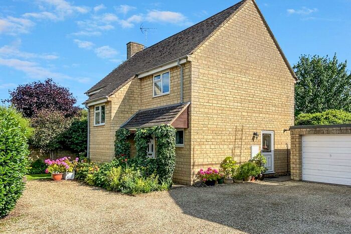 4 Bedroom Detached House For Sale In Bouverie Park, Stanton St. Quintin, SN14