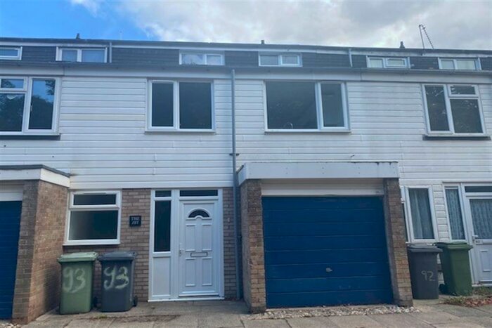 3 Bedroom Town House To Rent In Oakridge, Basingstoke, RG21