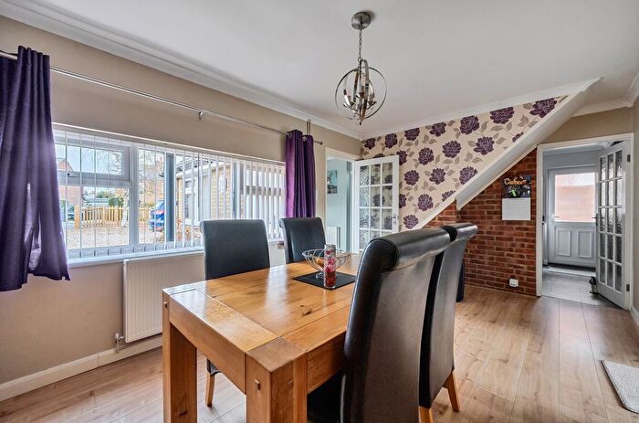 3 Bedroom Bungalow For Sale In Victoria Road, Mortimer Common, Reading, Berkshire, RG7