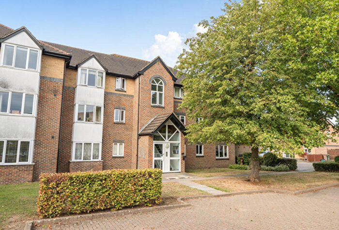 Apartment For Sale In Cotswold Way, Worcester Park, KT4