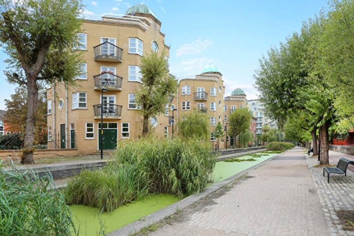 1 Bedroom Apartment To Rent In Wolfe Crescent, London, SE16