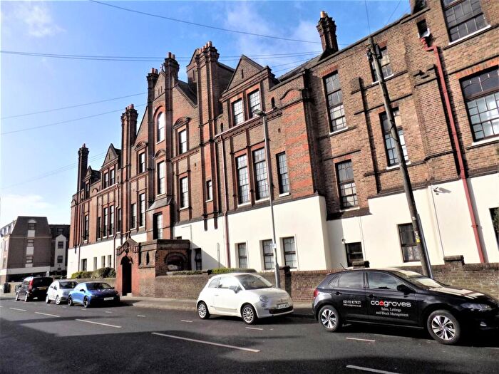 2 Bedroom Flat For Sale In Lawrence Road, Southsea, PO5