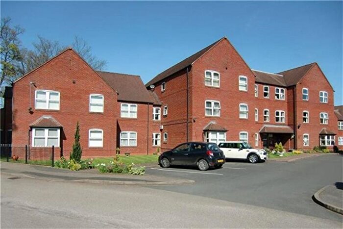 2 Bedroom Flat To Rent In The Cedars, Solihull, B93