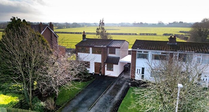 4 Bedroom Link Detached House For Sale In Moss House Lane, Much Hoole, PR4