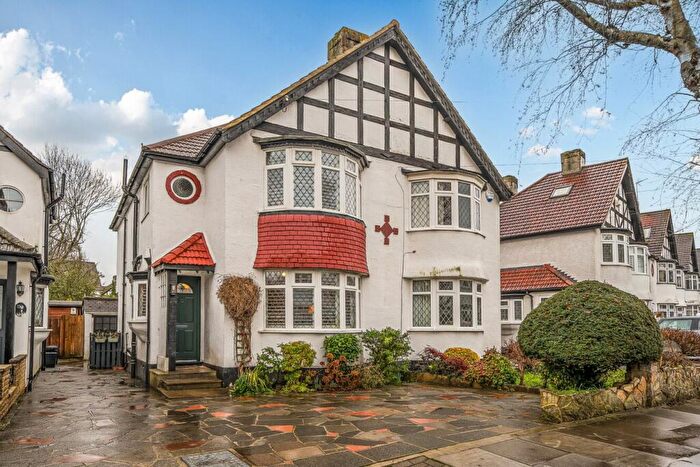 3 Bedroom Semi-Detached House For Sale In Hayes Wood Avenue, Hayes, Kent, BR2