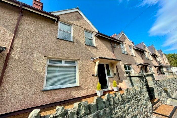 3 Bedroom Property To Rent In St. Davids Terrace, Penmaenmawr, LL34