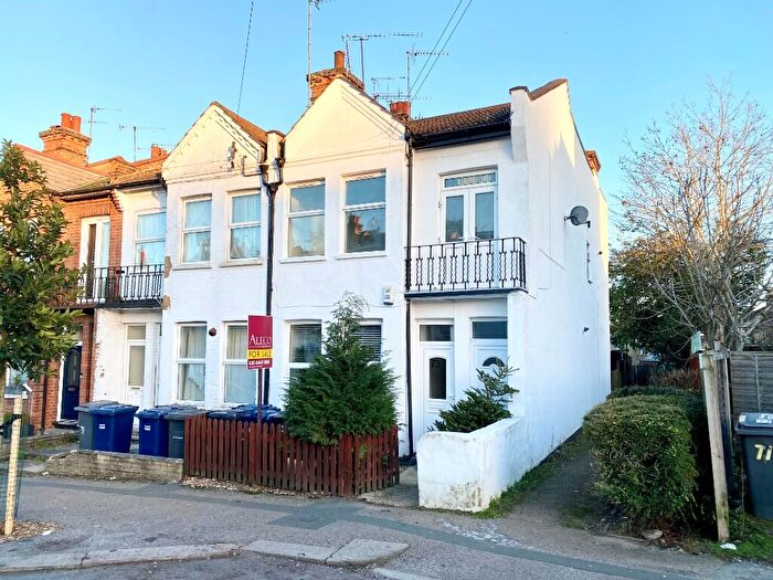 2 Bedroom Flat For Sale In Welbeck Road, East Barnet, EN4