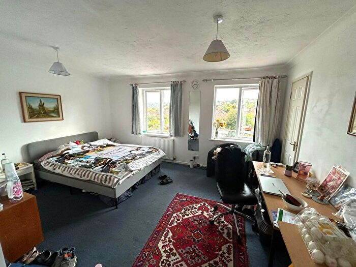 6 Bedroom Semi Detached House To Rent In Elmside, Guildford, GU2