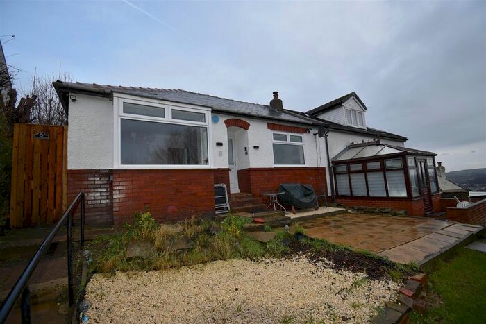 1 Bedroom Bungalow To Rent In Brayside Avenue, Cowcliffe, Huddersfield, HD2