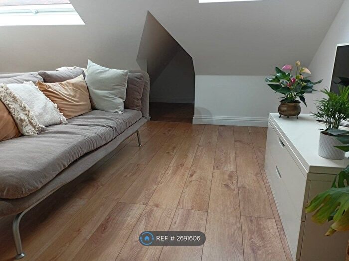 1 Bedroom Flat To Rent In Northfields, London, W13