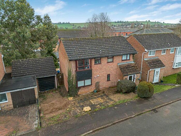 4 Bedroom Detached House For Sale In Lancers Way, Weedon, NN7