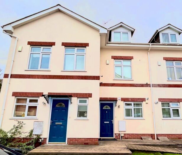 2 Bedroom End Of Terrace House To Rent In Portchester Place, Bournemouth, BH8