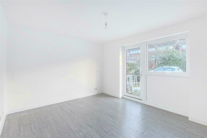 1 Bedroom Apartment To Rent In Thetford Road, New Malden, KT3