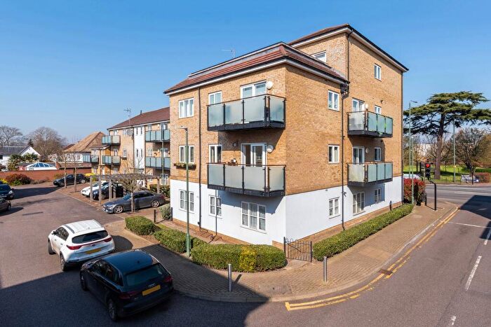 2 Bedroom Apartment For Sale In Talehangers Close, Bexleyheath, DA6