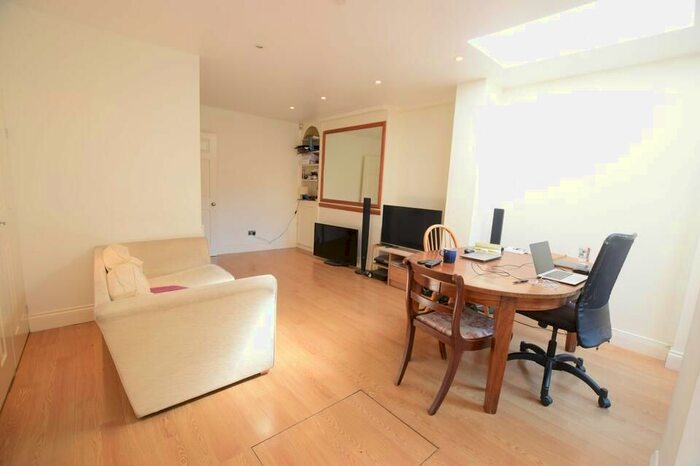 4 Bedroom Semi-Detached House To Rent In Tradescant Road, London, SW8