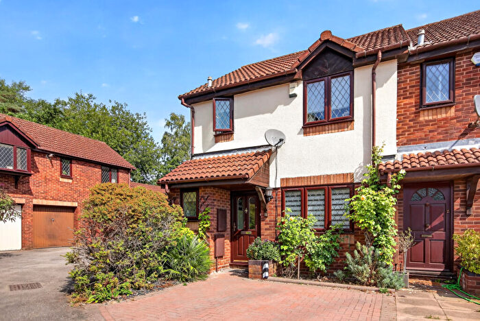 3 Bedroom Terraced House For Sale In Fawler Mead, The Warren, Bracknell, RG12