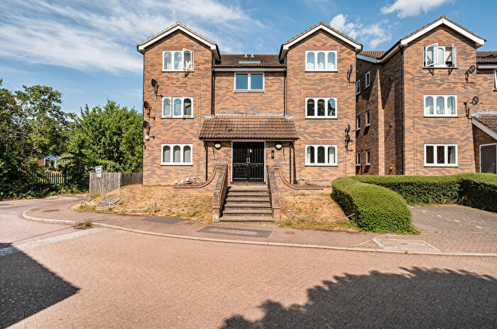 2 Bedroom Apartment To Rent In The Lindens, Towcester, Northamptonshire, NN12