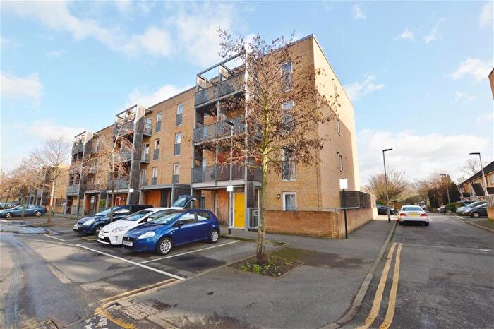 1 Bedroom Flat For Sale In Walton Road, Manor Park, London, E12