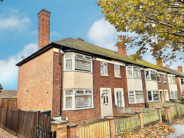 3 Bedroom End Of Terrace House To Rent In Mile Road, Bedford, MK42